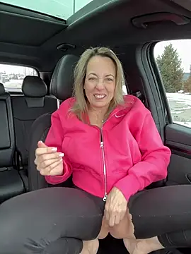 Cherry-red-xo online show from January 13, 8:15 pm