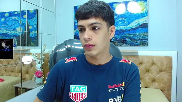 SkinnyBoy  online show from December 14, 12:32 pm