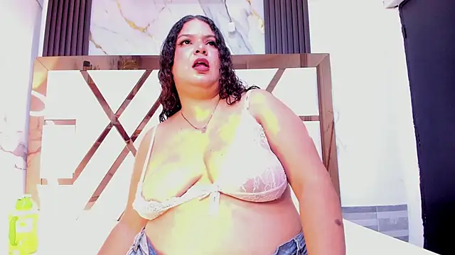 Snapshot of molly_sweetee chatting on May 29, 1:36 am molly sweetee online show from May 29, 1:36 am