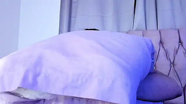 Ashley piinkk  online show from February 25, 7:20 am