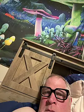 Mimmoromeo1973 online show from April 18, 6:06 am