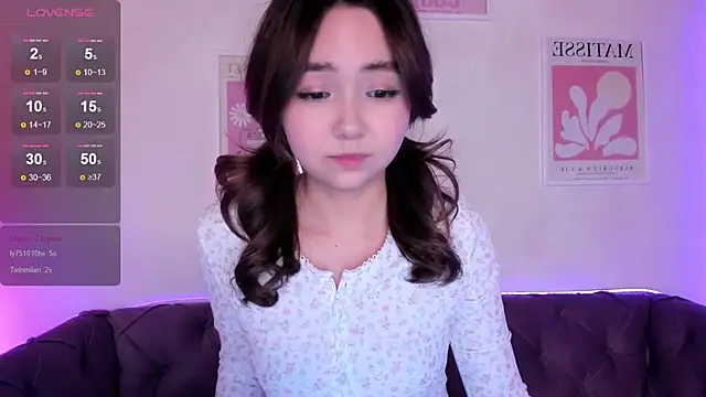 Fluffy Rose online show from February 8, 11:33 am