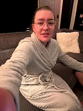 xX HotCouple Xx online show from December 4, 8:28 pm