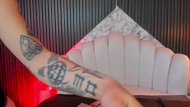 MeganDraco  online show from February 21, 6:26 pm