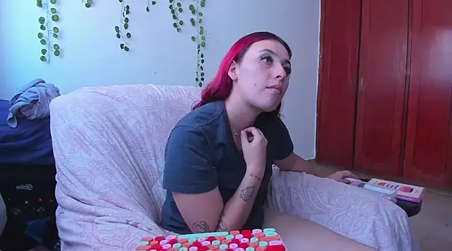 bonnie moon  online show from January 18, 9:55 pm