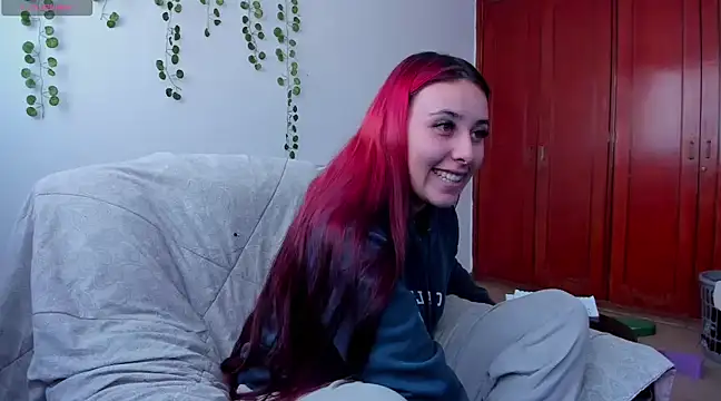 bonnie moon  online show from January 31, 8:12 pm