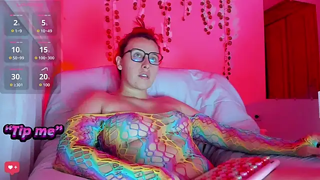 bonnie moon  online show from September 15, 12:10 am