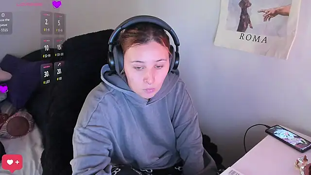 bonnie moon  online show from April 21, 6:12 pm