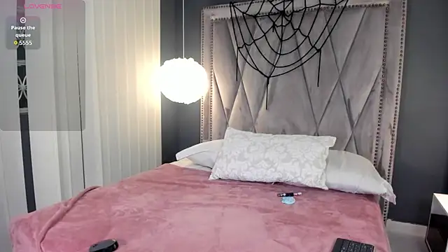 Kayla stern  online show from November 1, 7:38 pm