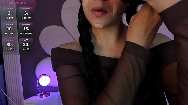 Susa1userma  online show from December 19, 11:17 am