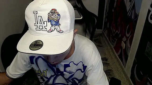 Snapshot of bby_santi chatting on February 13, 1:05 pm bby santi online show from February 13, 1:05 pm