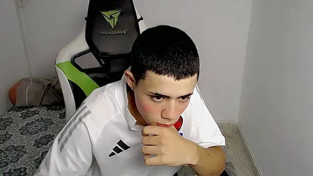 Snapshot of bby_santi chatting on March 14, 5:13 pm bby santi online show from March 14, 5:13 pm