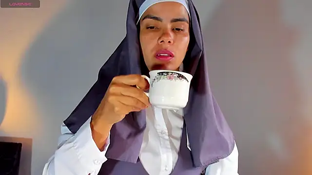 ClaraMariaMon online show from February 22, 3:25 pm