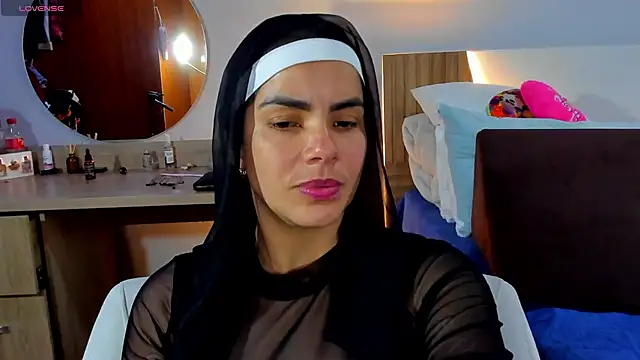 ClaraMariaMon online show from March 18, 6:37 pm