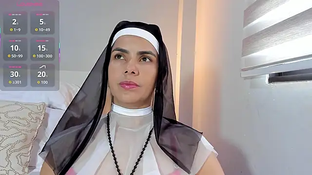 ClaraMariaMon online show from December 3, 6:17 pm