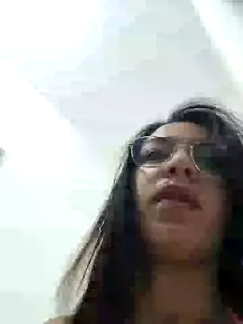 LuluzYPiero online show from December 3, 1:32 pm