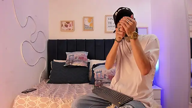 Brutal Sex Fucking online show from November 17, 9:31 pm