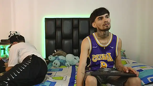 Brutal Sex Fucking online show from March 21, 10:02 pm