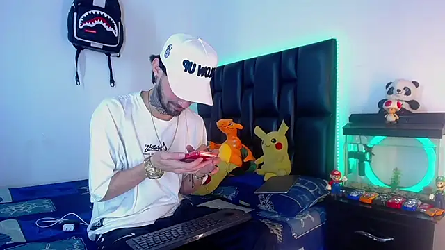 Snapshot of Brutal_Sex_Fucking chatting on July 9, 11:09 pm Brutal Sex Fucking online show from July 9, 11:09 pm