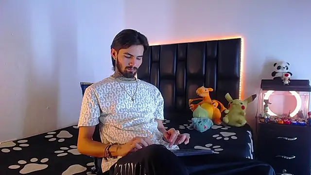 Snapshot of Brutal_Sex_Fucking chatting on July 28, 11:15 pm Brutal Sex Fucking online show from July 28, 11:15 pm