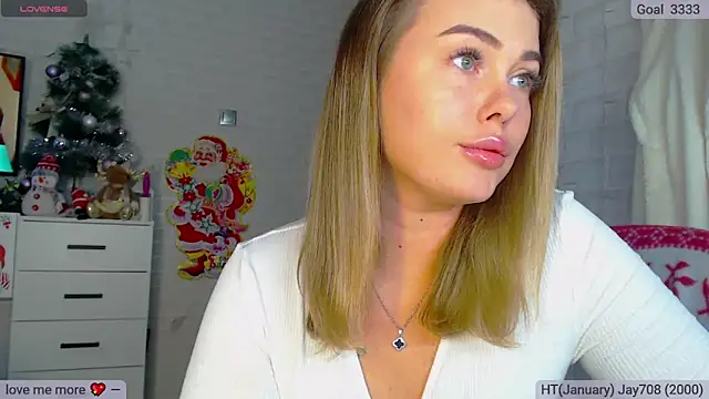 Snapshot of SuchCute chatting on January 8, 3:29 am SuchCute online show from January 8, 3:29 am