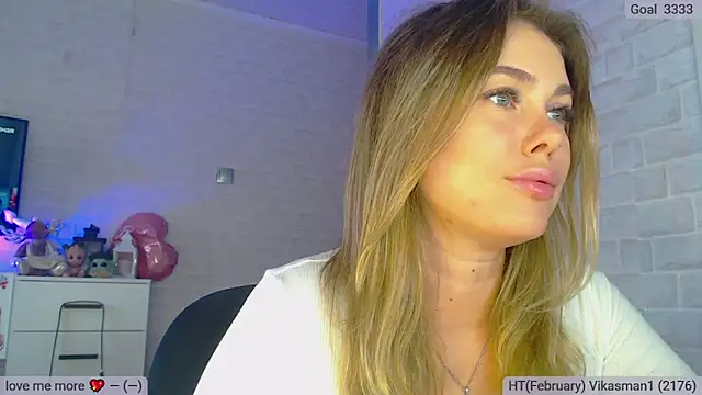 Snapshot of SuchCute chatting on February 19, 2:44 am SuchCute online show from February 19, 2:44 am