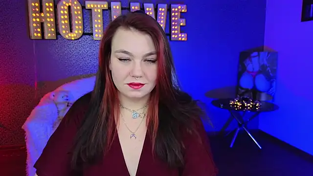 Snapshot of Lilumytrend chatting on December 8, 6:11 am Lilumytrend online show from December 8, 6:11 am