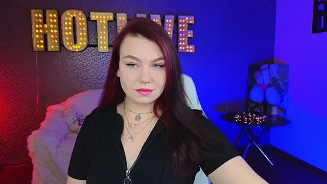 Snapshot of Lilumytrend chatting on December 19, 12:23 pm Lilumytrend online show from December 19, 12:23 pm