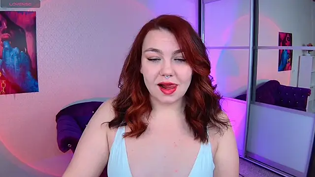 Snapshot of Lilumytrend chatting on February 18, 12:17 pm Lilumytrend online show from February 18, 12:17 pm