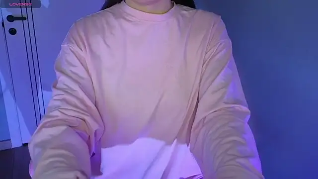 Snapshot of malady_ chatting on December 18, 4:24 pm malady online show from December 18, 4:24 pm