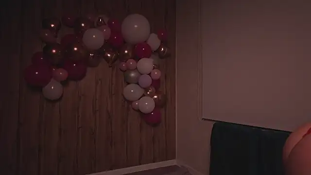 MariMaddison online show from February 14, 4:37 pm