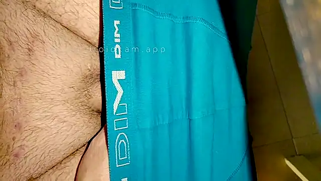 Snapshot of colomerxx666 chatting on May 13, 5:21 pm colomerxx666 online show from May 13, 5:21 pm