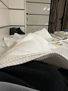 young1fucker online show from December 16, 8:48 pm