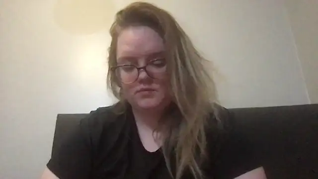 honeyyy24 online show from December 14, 5:18 pm