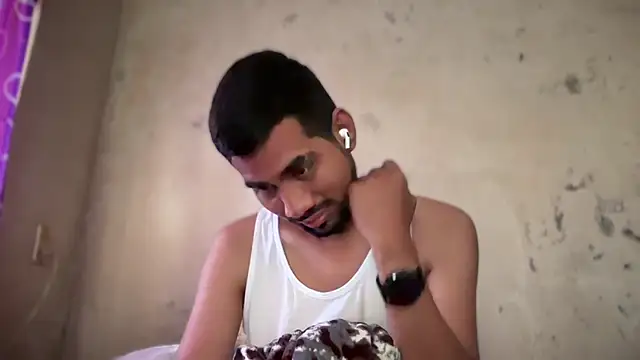 Snapshot of EnriquePersian197 chatting on January 28, 3:14 pm EnriquePersian197 online show from January 28, 3:14 pm