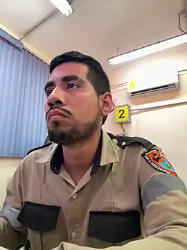 Snapshot of EnriquePersian197 chatting on February 3, 6:28 pm EnriquePersian197 online show from February 3, 6:28 pm