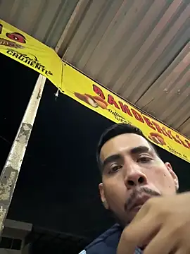 Snapshot of EnriquePersian197 chatting on March 9, 3:11 am EnriquePersian197 online show from March 9, 3:11 am