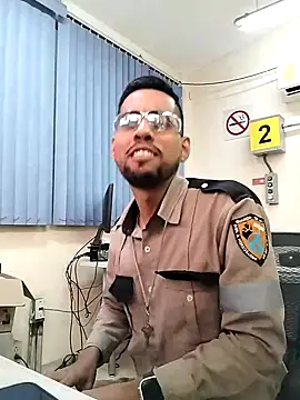 Snapshot of EnriquePersian197 chatting on October 9, 3:21 pm EnriquePersian197 online show from October 9, 3:21 pm