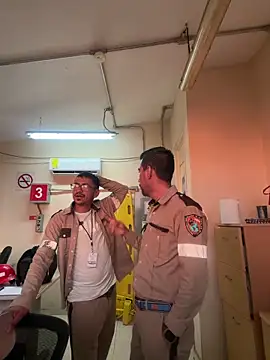 Snapshot of EnriquePersian197 chatting on February 21, 12:11 am EnriquePersian197 online show from February 21, 12:11 am