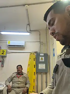 Snapshot of EnriquePersian197 chatting on February 28, 1:39 am EnriquePersian197 online show from February 28, 1:39 am