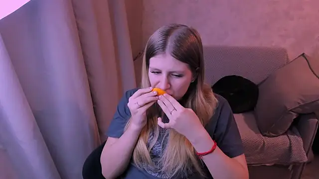 kirraa  online show from January 22, 7:24 pm