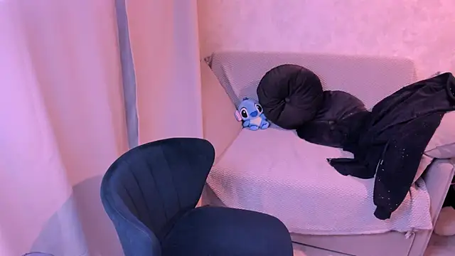 kirraa  online show from January 23, 9:39 pm