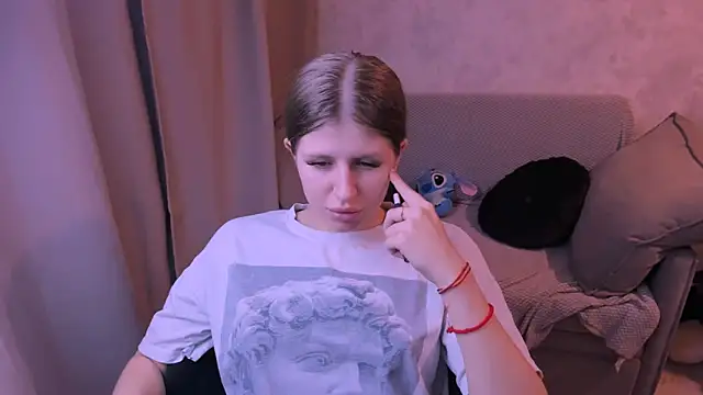 kirraa  online show from January 25, 7:18 pm