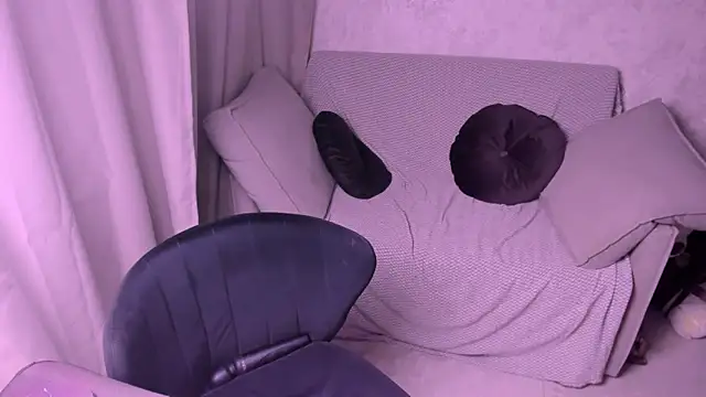 kirraa  online show from February 4, 10:34 pm