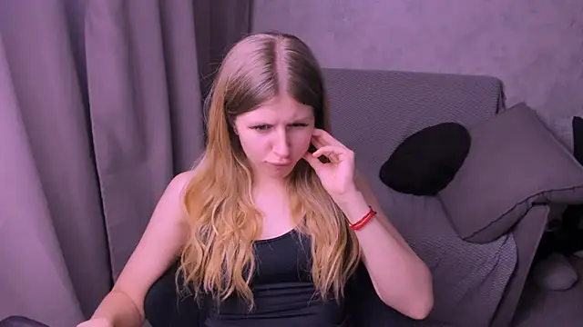 kirraa  online show from February 5, 10:12 pm