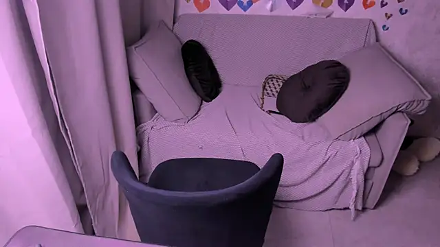 kirraa  online show from February 14, 10:14 pm