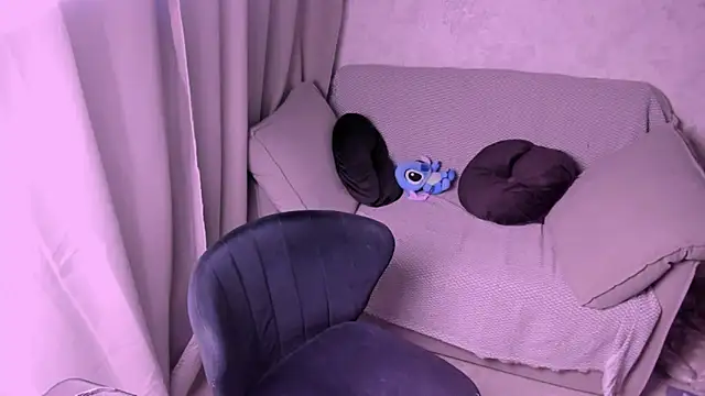 kirraa  online show from February 23, 7:49 pm