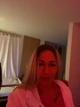 Snapshot of Jaylaloveofficial chatting on October 4, 2:42 am Jaylaloveofficial online show from October 4, 2:42 am