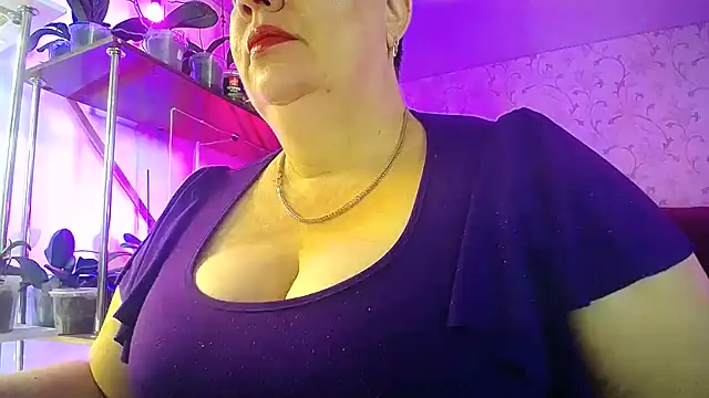  Sweet Woman online show from June 18, 5:08 am
