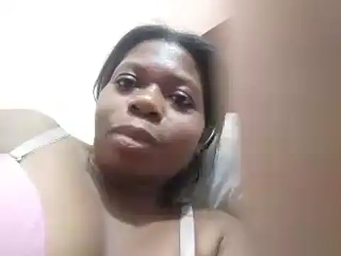 Snapshot of chocolatesexi2 chatting on December 14, 12:33 am chocolatesexi2 online show from December 14, 12:33 am